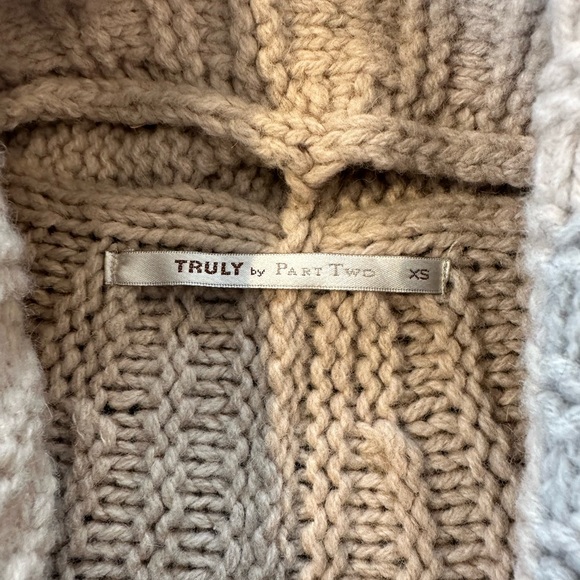 Part Two Cardigan Size XS - Picture 3 of 6